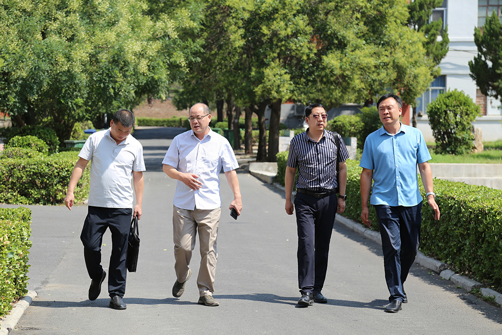 河南医药大学（原新乡医学院）继续教育?>                                                                                            																							</a>
																						</li>

																						

																						<li>
																							<a href=